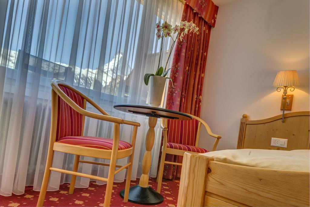 Hotel Excelsior Zermatt Bagian luar foto