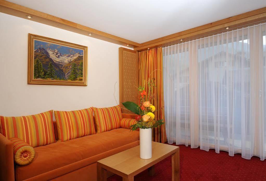 Hotel Excelsior Zermatt Bagian luar foto