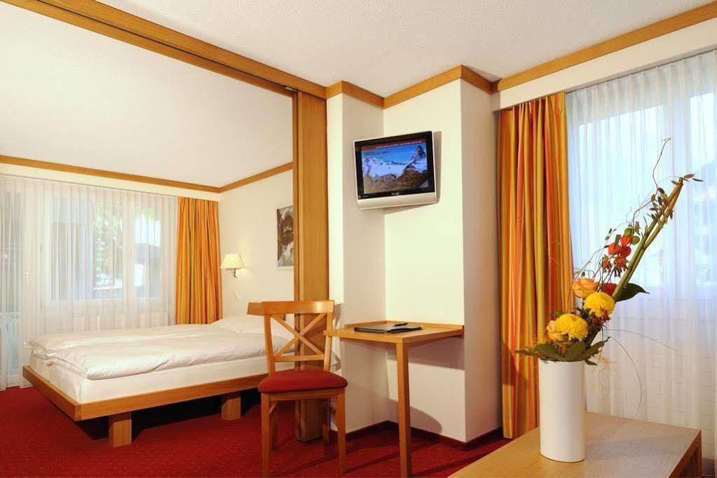 Hotel Excelsior Zermatt Bagian luar foto